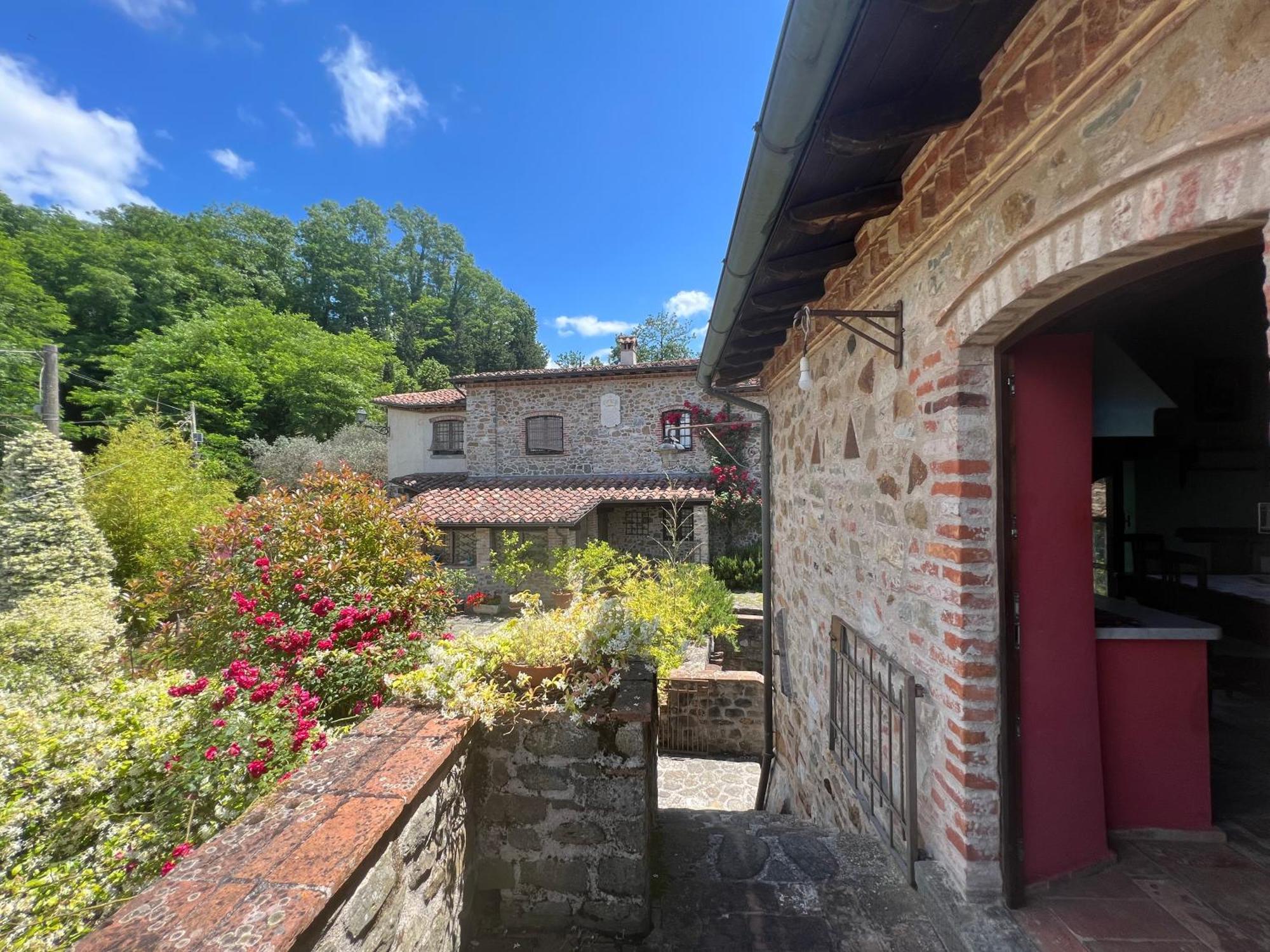Podere Beatrice 20 Pax By Villasretreats Bardine di San Terenzo Exterior photo